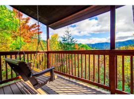 Papa Bear - Private with Hot Tub, Pool Table, and View, hotel em Sevierville