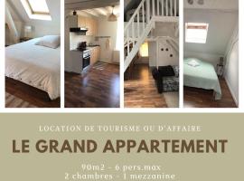 Le Grand Appartement - 90m2- 2 chb , 1 mezzanine - 6pers, hôtel à Romorantin-Lanthenay