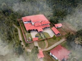 Wayanad Mace Mansion, хотелски комплекс в Kenichira