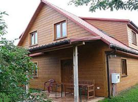 Gospodarstwo Agroturystyczne Bobrowa Zagroda, farm stay in Narewka