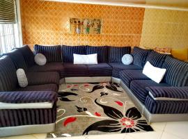 Magnifique Villa pour une belle location avec un bon prix et raisonnable: Temara şehrinde bir otel