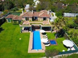 Las Ranas CASASOLA BEACH & GOLF VILLA, hotel en Estepona