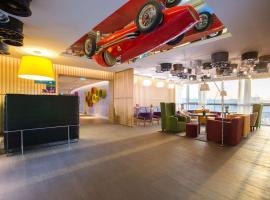 Park Inn by Radisson Dubai Motor City、ドバイにあるDubai Autodromeの周辺ホテル