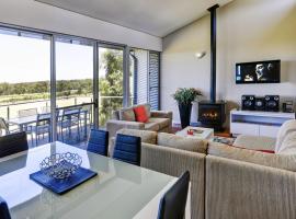 Adina Vineyard, accessible hotel in Lovedale