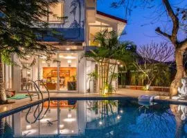 El Cottage by StayVista - An enchanting escape with Scenic views, Colonial decor & Private plunge pool
