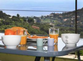 Cap CORSE URIBELLINU 2 formule petit déjeuner、Santa-Maria-di-Lotaのホテル