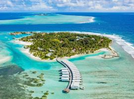 Holiday Inn Resort Kandooma Maldives - Kids Stay & Eat Free and DIVE FREE for Certified Divers for a minimum 3 nights stay, boutique hotel in Guraidhoo