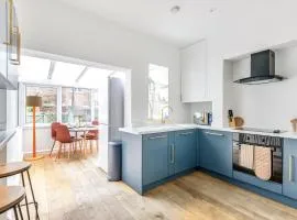 The Drey - Modern cottage for four in York Centre