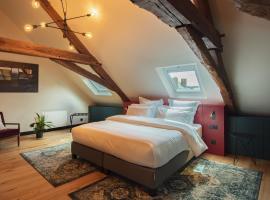 Luxury apartment for two, luksushotell i Dinan