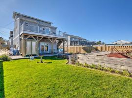 Seaside SK Getaway Steps to Matunuck Beach!, casa vacanze a South Kingstown