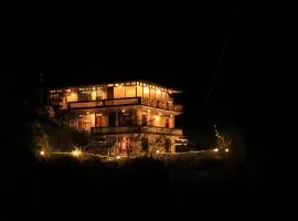 Odin Hostel Shoja