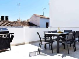 New Townhouse in the heart of Nerja with Jacuzzi