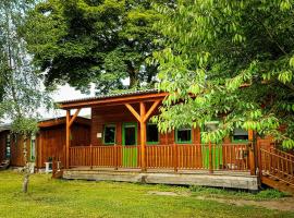 Marcassie Farm Lodges - Birch Studio, hotel i Forres