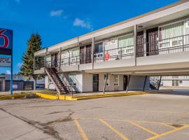 Motel 6-Fort St. John, BC, отель в городе Форт-Сент-Джон
