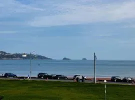 Apartment 2 - 1 Bedroom Sea Front-Sea Views-Free Parking