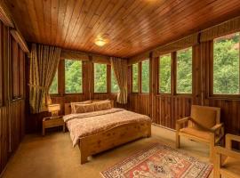 Arcadian KunharView Resort Khanian, hotel v destinaci Kāgān