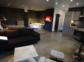 Luxus-Appartement, hotel with hot tubs in Übach-Palenberg