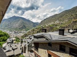 Encantador Atico cerca de Caldea HUT 6793, pet-friendly hotel in Escaldes-Engordany