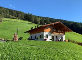 Apartment Spieglhof-2 by Interhome, resor ski di Sarntal