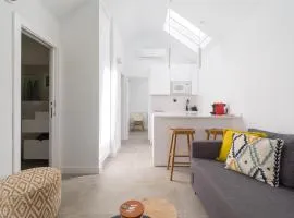 Bungalow nuevo con jardín y piscina/ Newly renovated Bungalow with private garden and swimming pool
