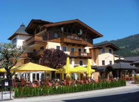 Appartements Lorenzoni, Cafe Konditorei Helmut Lorenzoni, hotel in Kirchberg in Tirol