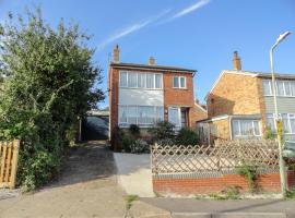 Holiday Home Trappers End by Interhome, beach hotel in Whitstable