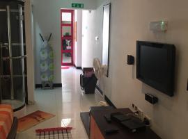 The Red Door, apartmen di Tas-Samra