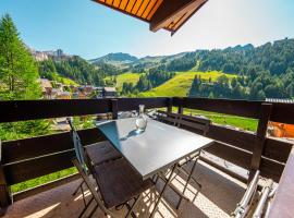 Le Panoramix, hotel perto de Bergerie Ski Lift, Plagne 1800