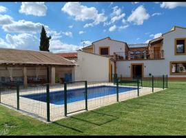 Casa Rural de Ancos, Guadamur, Toledo, hotel with pools in Guadamur