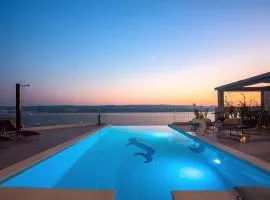 Luxury Villa POCRNJA -heated pool, sauna, jacuzzi, pool table