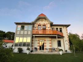 VILLA MADY, beach hotel in Andernos-les-Bains