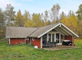 Martofte에 위치한 호텔 4 person holiday home in Martofte