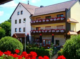 Gasthof Drei Linden, viešbutis mieste Obertrubachas