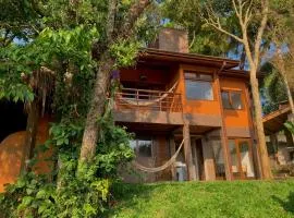 Casa na montanha em condomínio de alto padrão