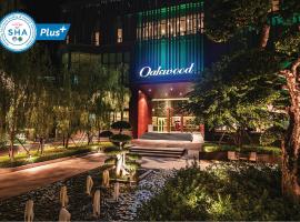 Oakwood Hotel & Residence Sri Racha, hotel with hot tubs in Si Racha