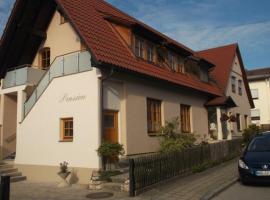 Pension/FeWo E. Tschernach, cheap hotel in Treuchtlingen