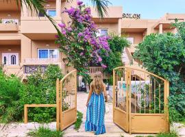 Solon Apartments, hotel in Maleme