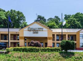 Quality Inn Tanglewood, hotell i Roanoke