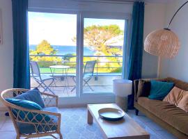 Appartement vue mer à 100m de la plage au centre de Carantec, hotel di Carantec