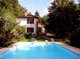 Villa de 4 chambres avec piscine privee jardin amenage et wifi a Marsolan, hotel in Marsolan