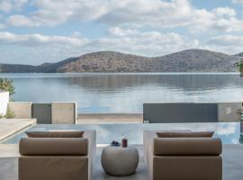 Villa Mimaze Minimalist Living, holiday home in Elounda