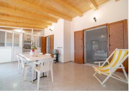 AZALEA ที่พักในอูสติกา