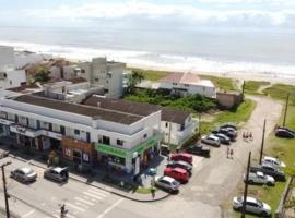 Pousada Verdes Mares guaratuba, guest house in Guaratuba