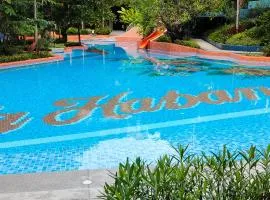 Lahabana Huahin by Moji