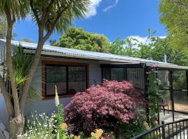 Twin Oaks Quiet Cottage, cabaña o casa de campo en Paraparaumu