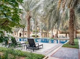 Newly furnished. Cozy apartment. Quite location.