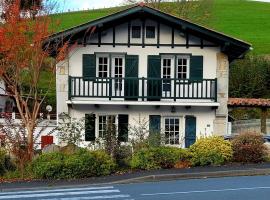 Maison Altinea, hotel in Aïnhoa