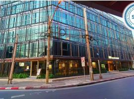 BB Glass House, hotel near Ramkhamhaeng Airport Rail Link Station, Bangkok