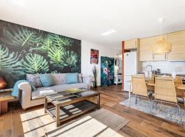 The Colors House, 636 sea view & 513 garden view