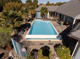 Escale en Correze, hotel in Sadroc